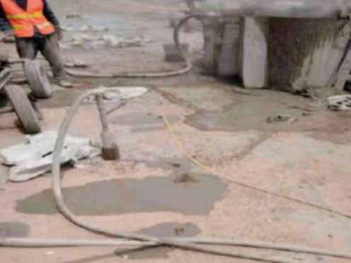 杨浦水泥混凝土路面板底注浆技术 路面脱空注浆整治方案